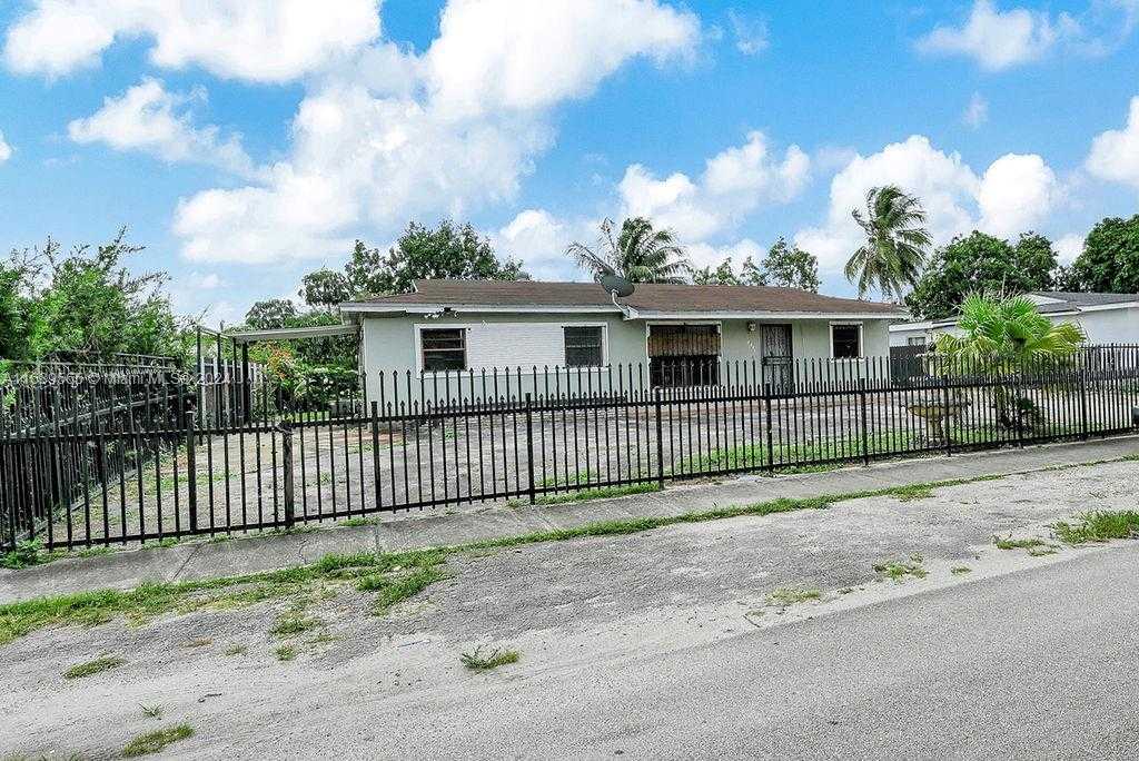 Small Image of 4480 NORTH WEST 201ST ST, Miami Gardens Number 2