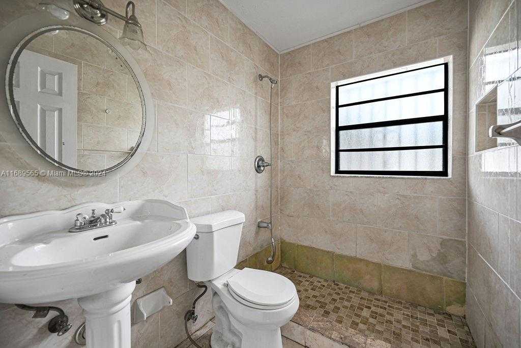 Small Image of 4480 NORTH WEST 201ST ST, Miami Gardens Number 24