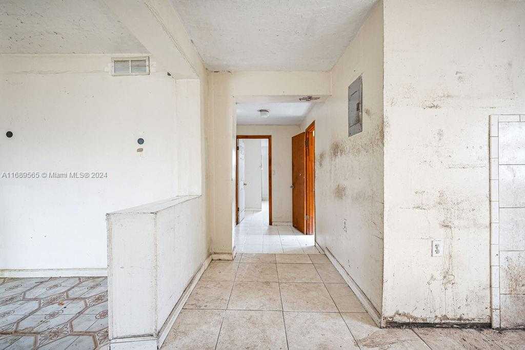 Small Image of 4480 NORTH WEST 201ST ST, Miami Gardens Number 30