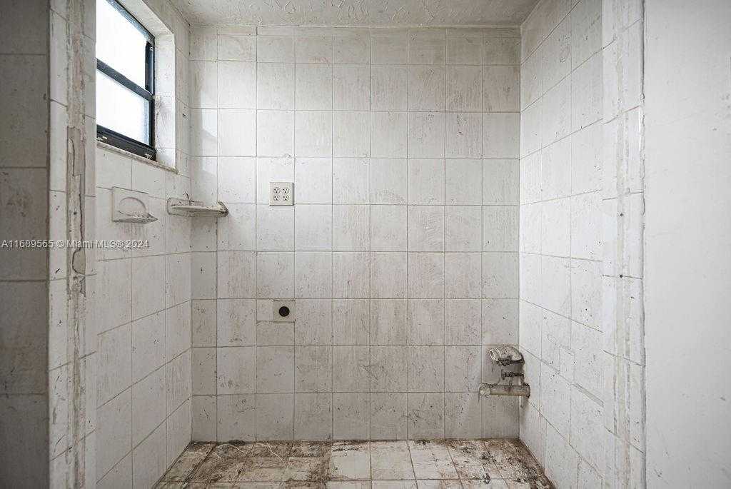 Small Image of 4480 NORTH WEST 201ST ST, Miami Gardens Number 33