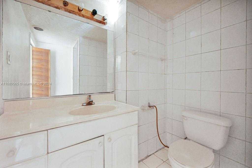 Small Image of 4480 NORTH WEST 201ST ST, Miami Gardens Number 35