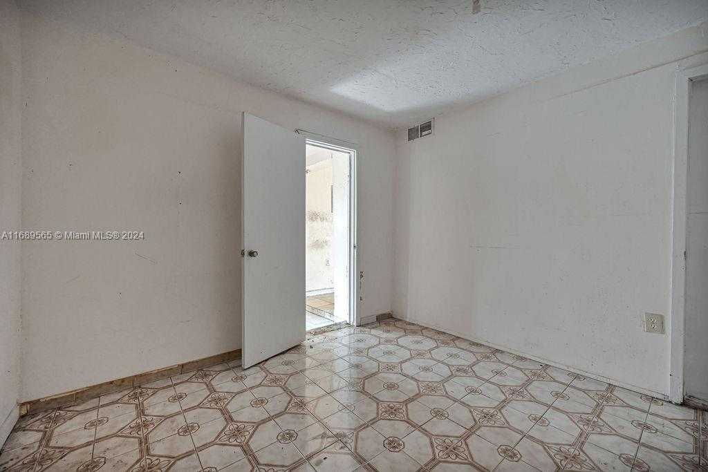 Small Image of 4480 NORTH WEST 201ST ST, Miami Gardens Number 36