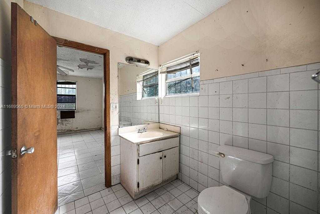 Small Image of 4480 NORTH WEST 201ST ST, Miami Gardens Number 44