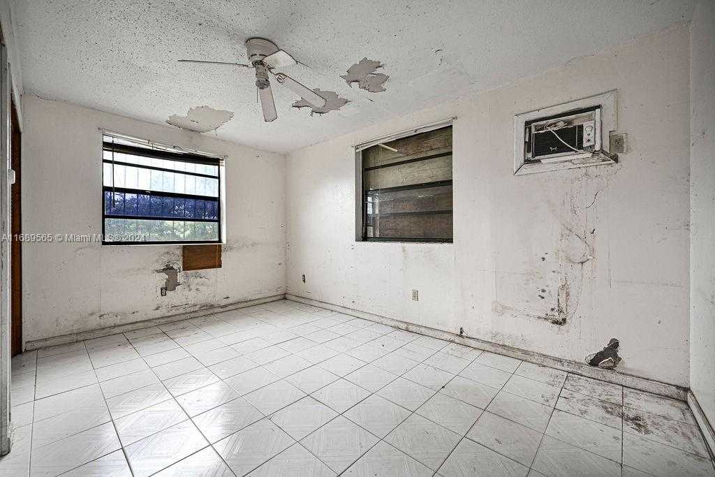 Small Image of 4480 NORTH WEST 201ST ST, Miami Gardens Number 47