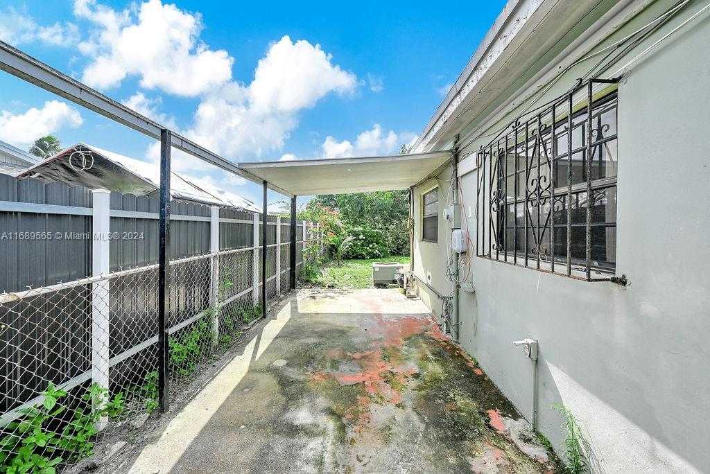Small Image of 4480 NORTH WEST 201ST ST, Miami Gardens Number 6