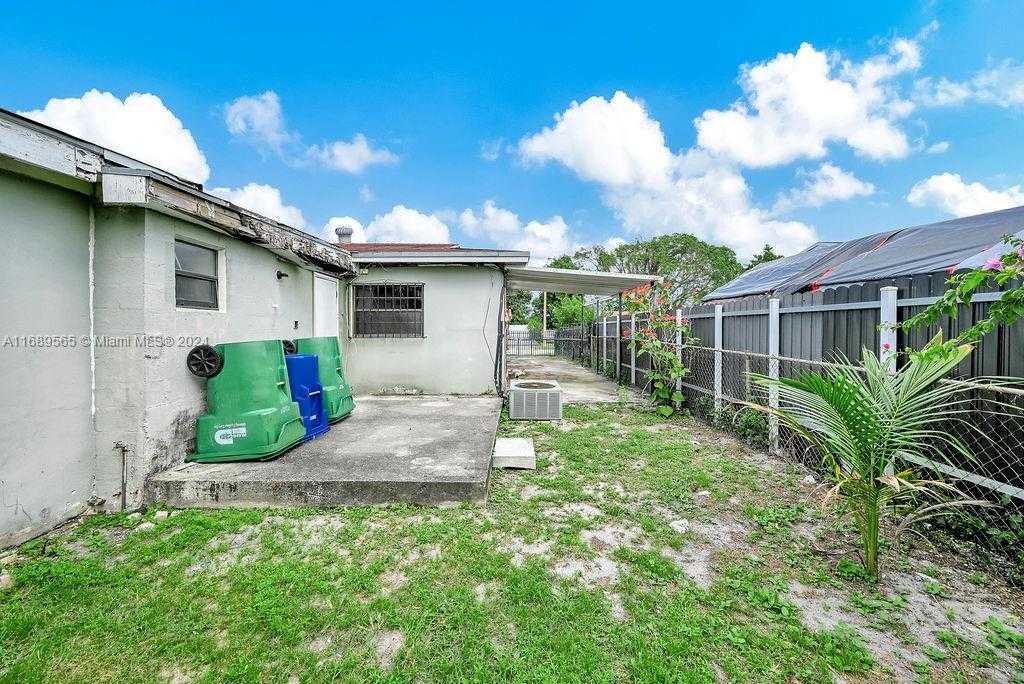 Small Image of 4480 NORTH WEST 201ST ST, Miami Gardens Number 7
