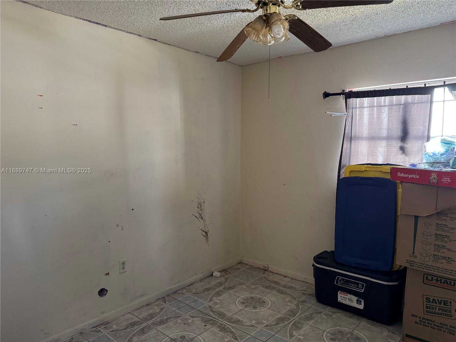 Small Image of 19133 NORTH WEST 35 AVENUE, Miami Gardens Number 11