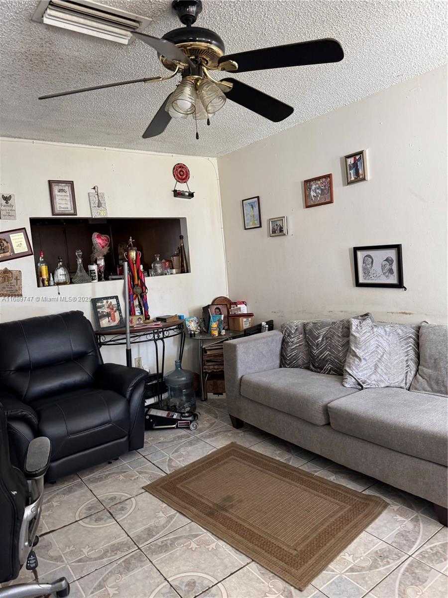 Small Image of 19133 NORTH WEST 35 AVENUE, Miami Gardens Number 6