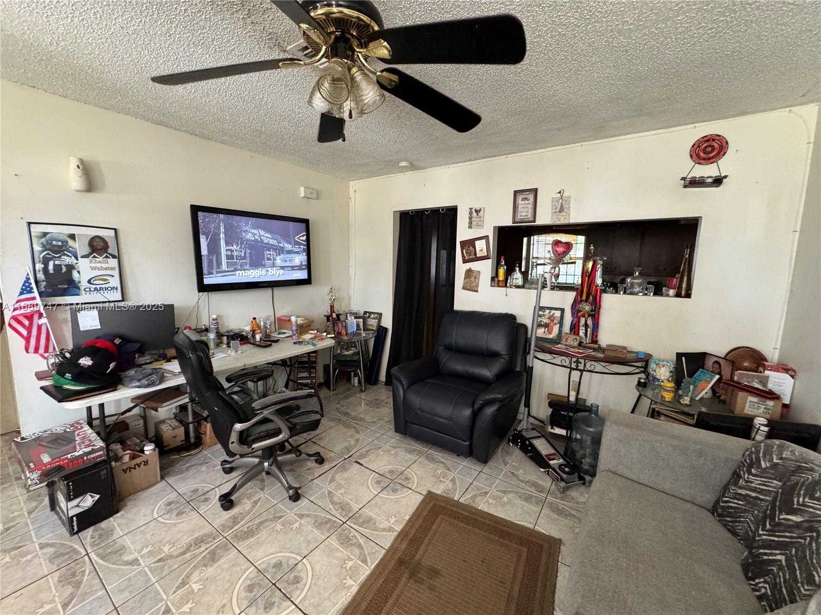 Small Image of 19133 NORTH WEST 35 AVENUE, Miami Gardens Number 7
