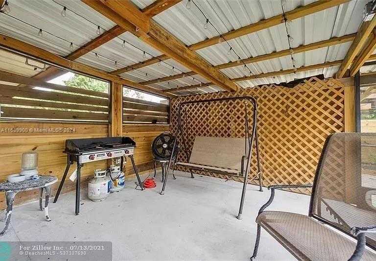 Small Image of 11090 SOUTH WEST 28TH CT, Davie Number 17