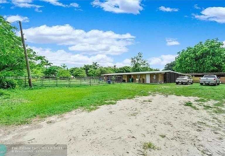 Small Image of 11090 SOUTH WEST 28TH CT, Davie Number 18