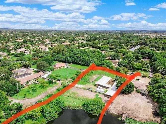 Small Image of 11090 SOUTH WEST 28TH CT, Davie Number 25