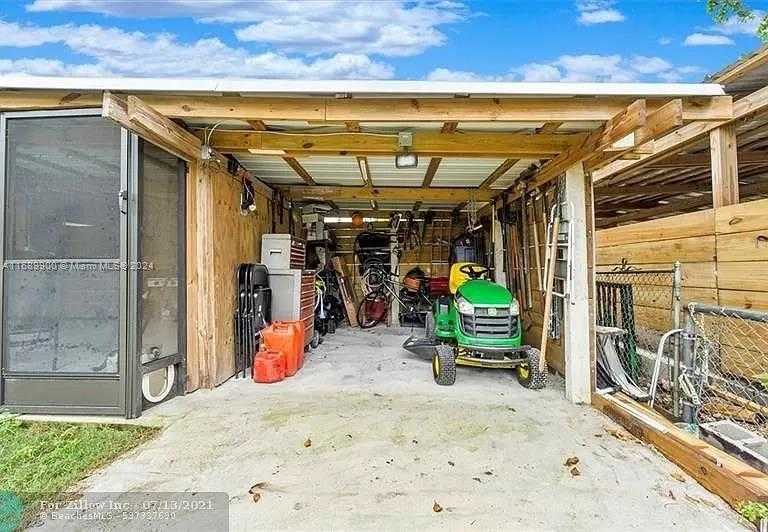 Small Image of 11090 SOUTH WEST 28TH CT, Davie Number 8