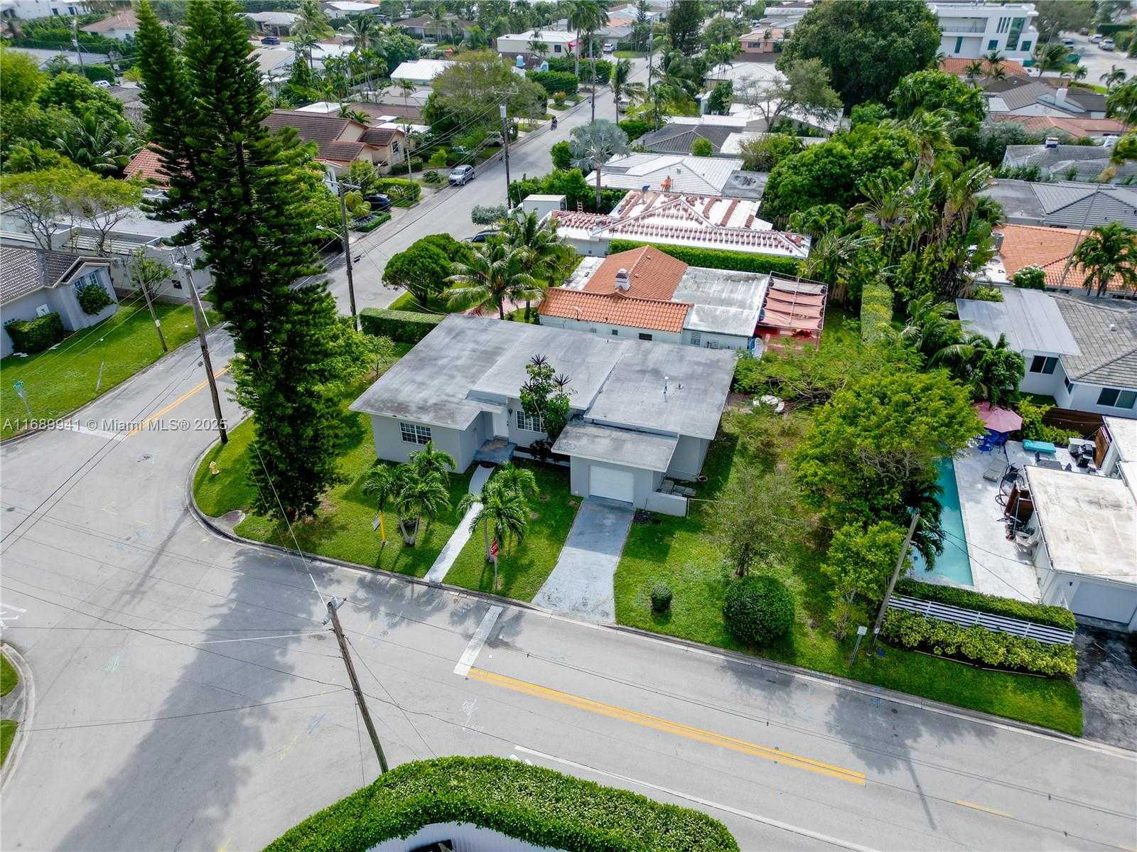 Small Image of 500 90TH STREET, Surfside Number 19