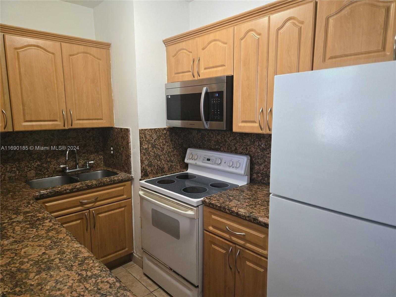 Small Image of 961 EAST 32ND ST, Hialeah Number 10