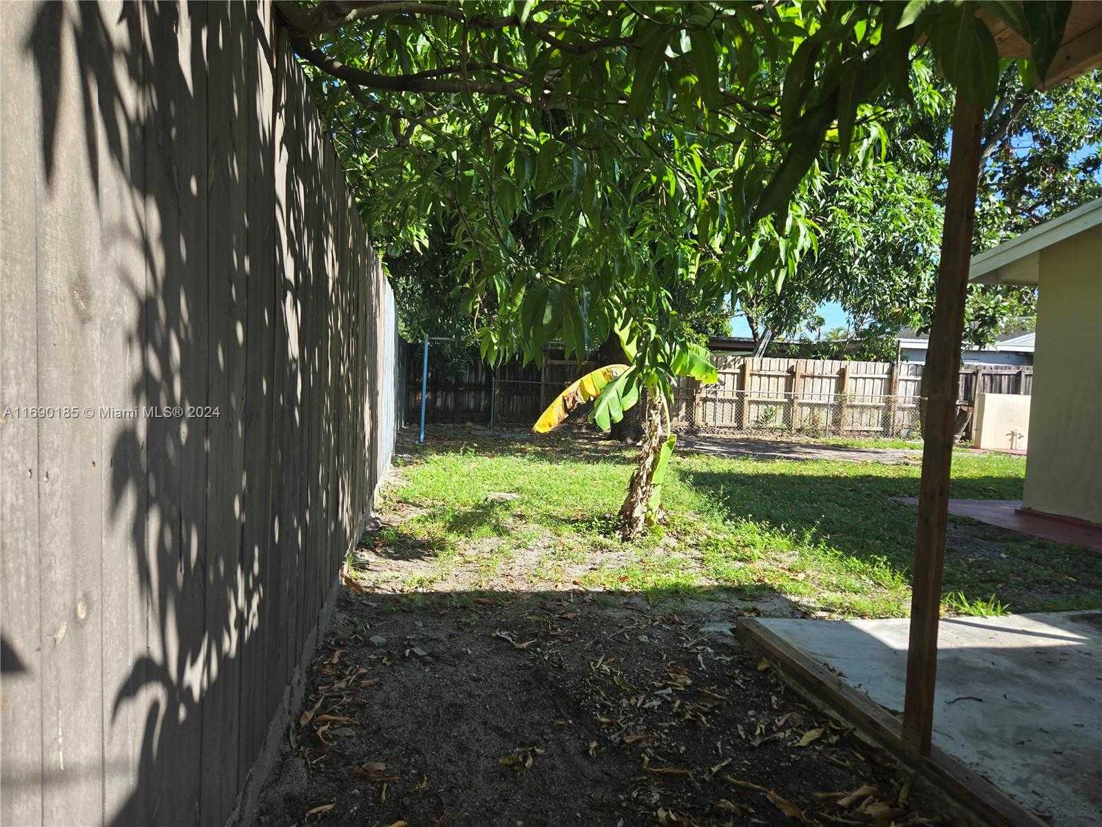 Small Image of 961 EAST 32ND ST, Hialeah Number 23