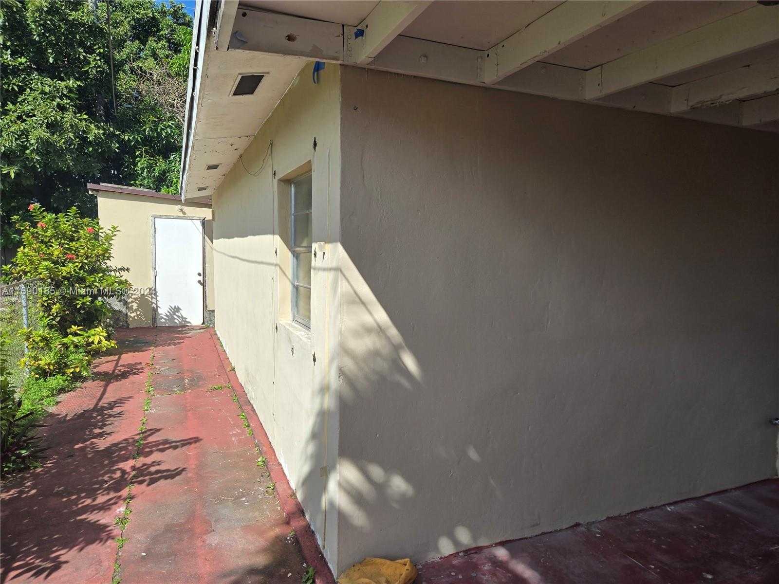 Small Image of 961 EAST 32ND ST, Hialeah Number 27