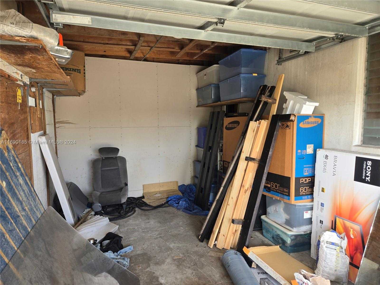 Small Image of 961 EAST 32ND ST, Hialeah Number 28