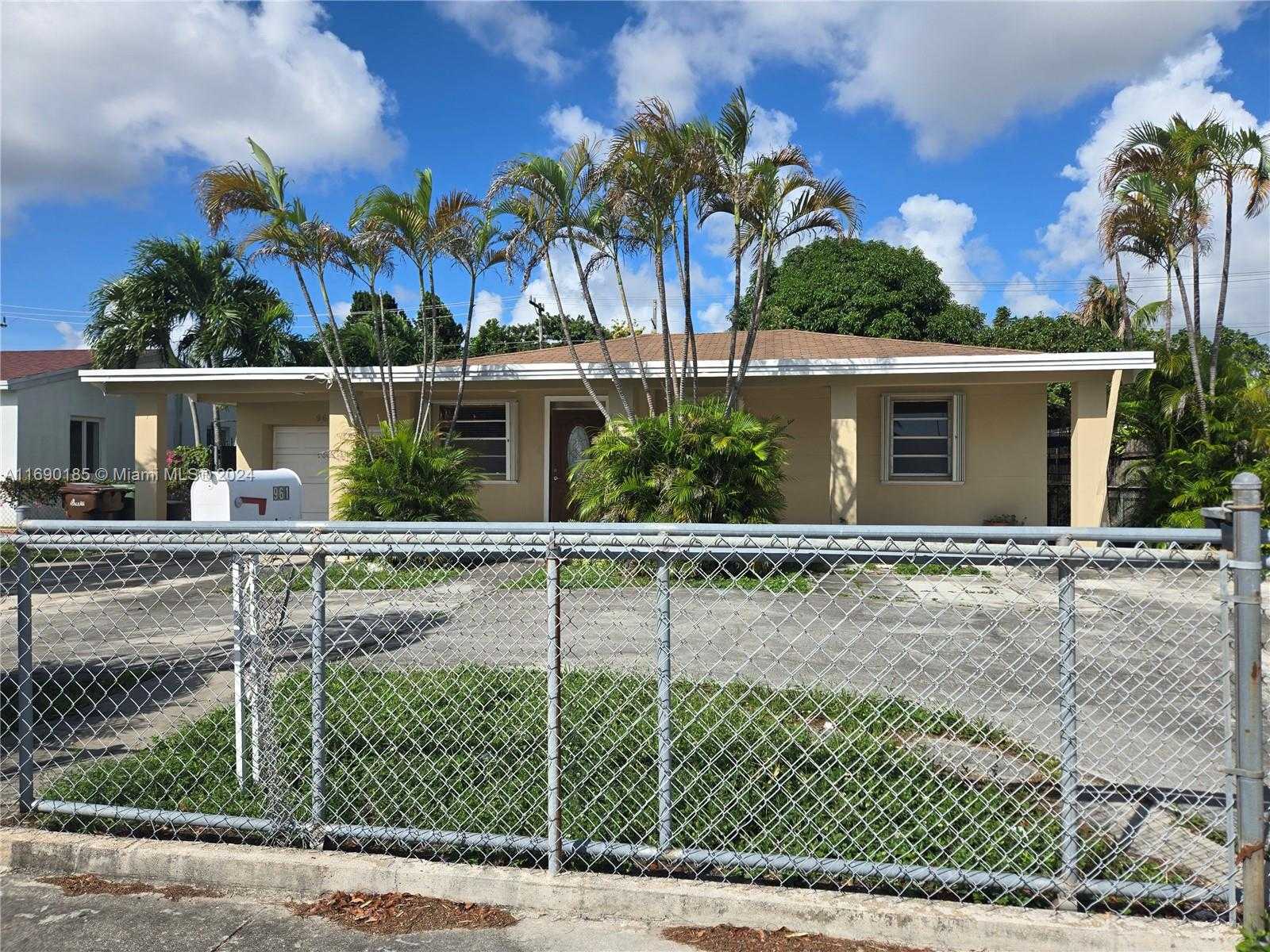 Small Image of 961 EAST 32ND ST, Hialeah Number 3