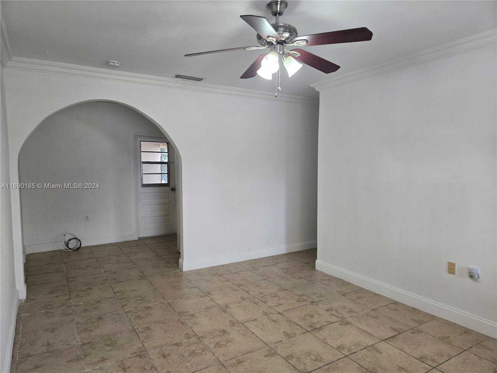 Small Image of 961 EAST 32ND ST, Hialeah Number 8
