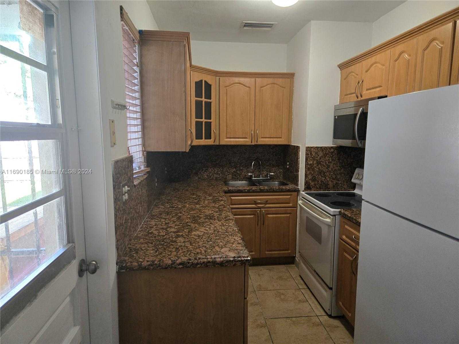 Small Image of 961 EAST 32ND ST, Hialeah Number 9