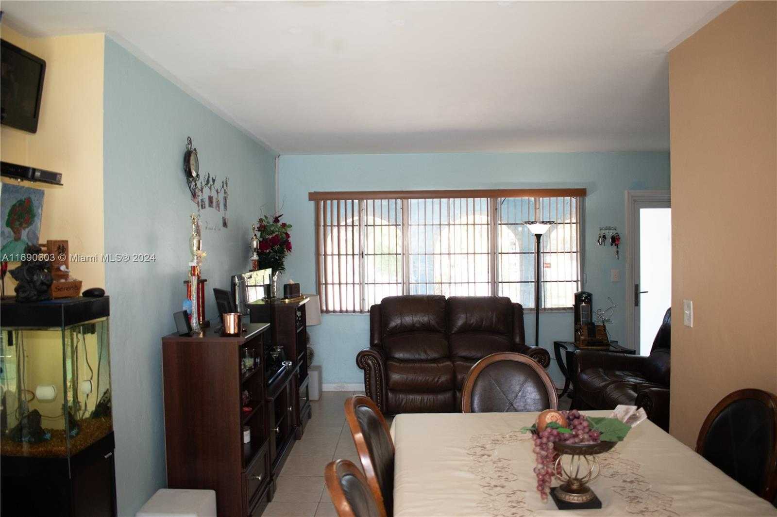 Small Image of 2206 WASHINGTON ST, Hollywood Number 15