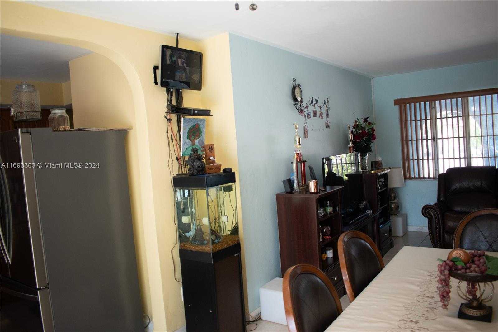 Small Image of 2206 WASHINGTON ST, Hollywood Number 18