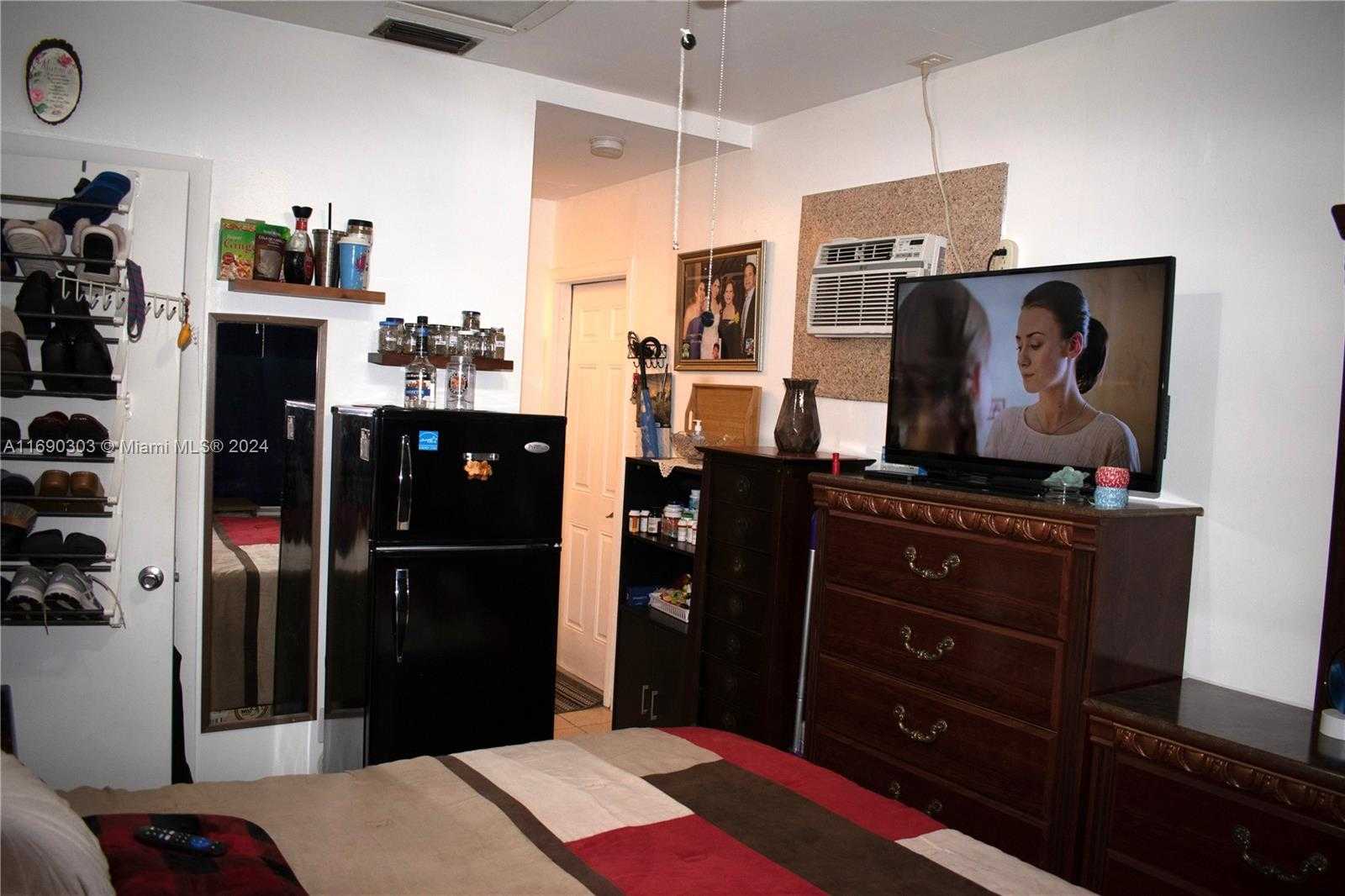 Small Image of 2206 WASHINGTON ST, Hollywood Number 25