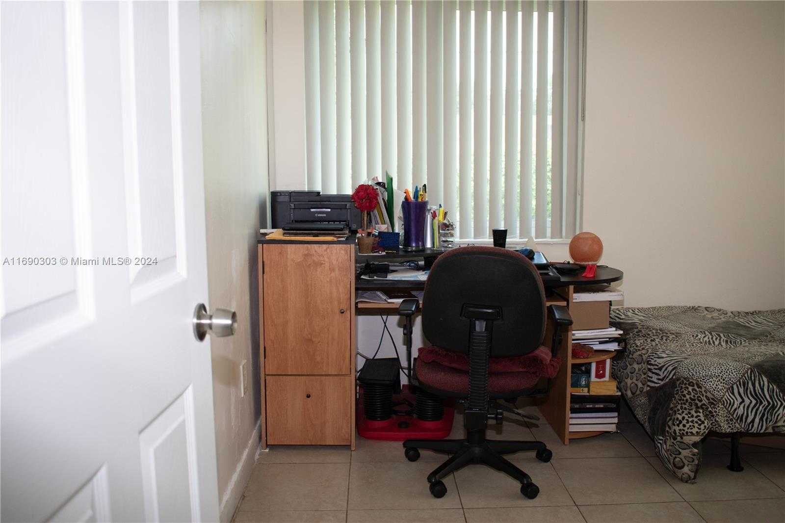 Small Image of 2206 WASHINGTON ST, Hollywood Number 36