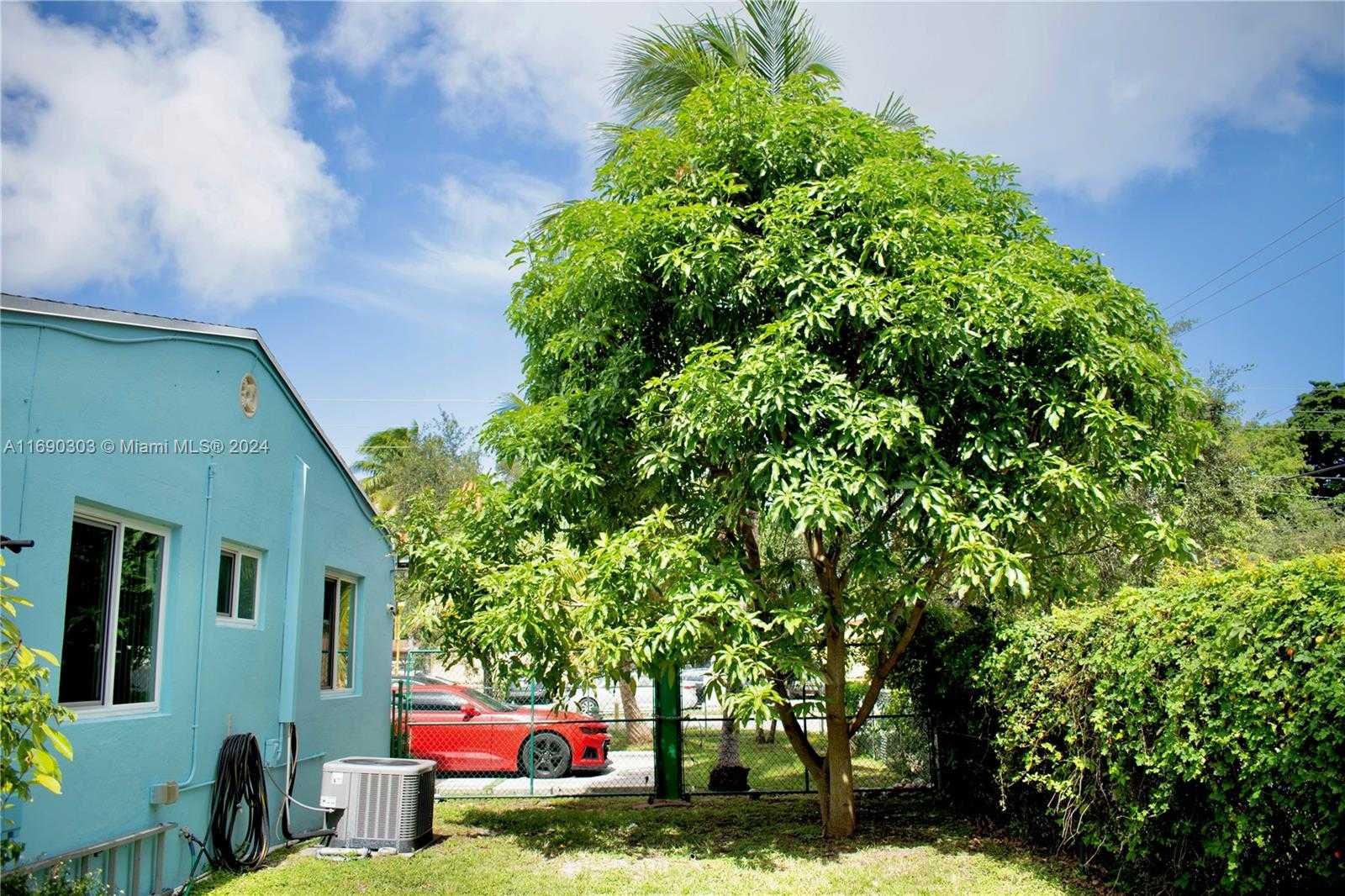 Small Image of 2206 WASHINGTON ST, Hollywood Number 59