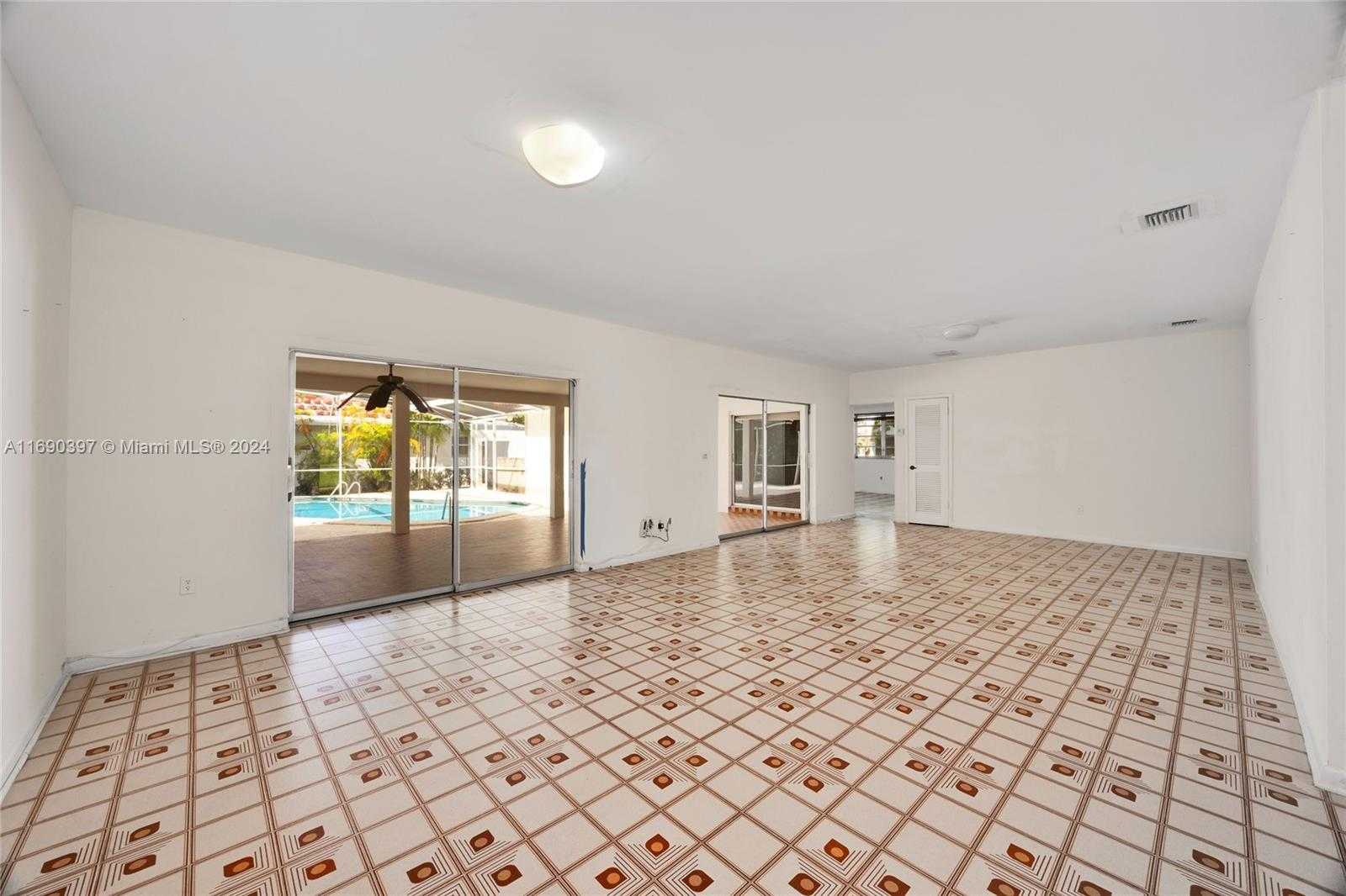 Small Image of 2700 GRANADA BLVD, Coral Gables Number 10