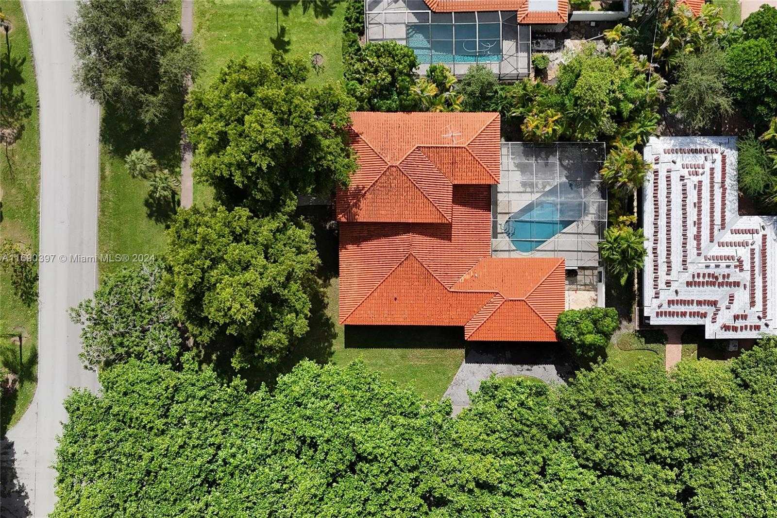 Small Image of 2700 GRANADA BLVD, Coral Gables Number 2