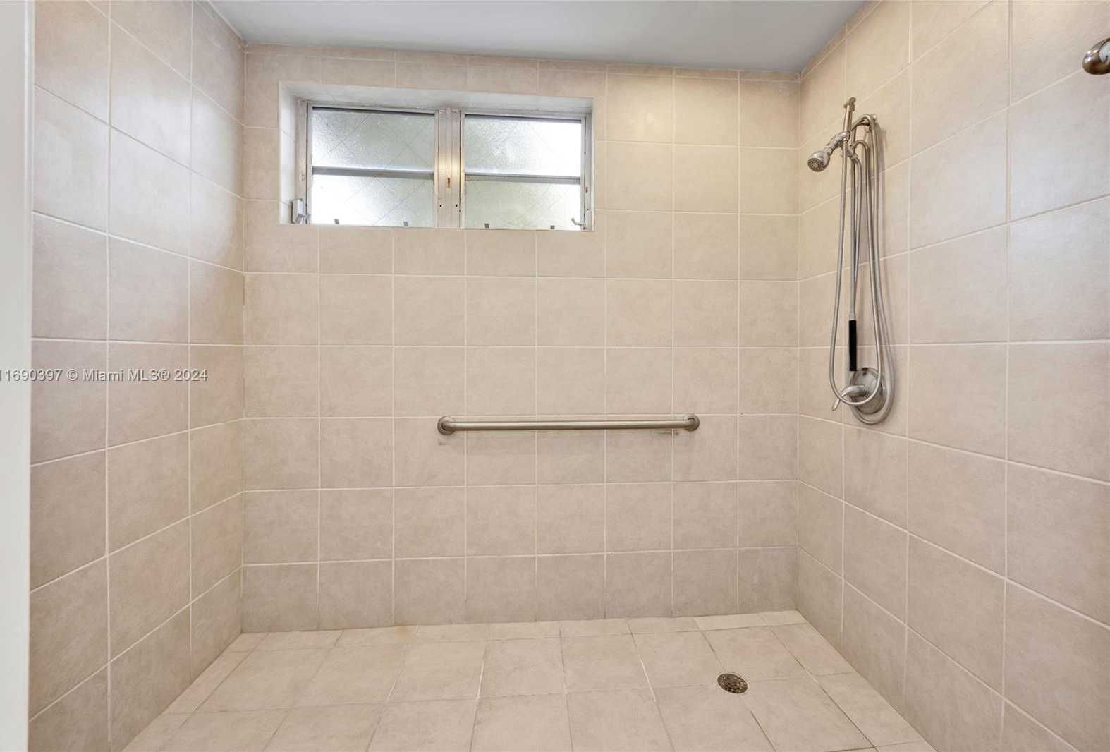 Small Image of 2700 GRANADA BLVD, Coral Gables Number 29