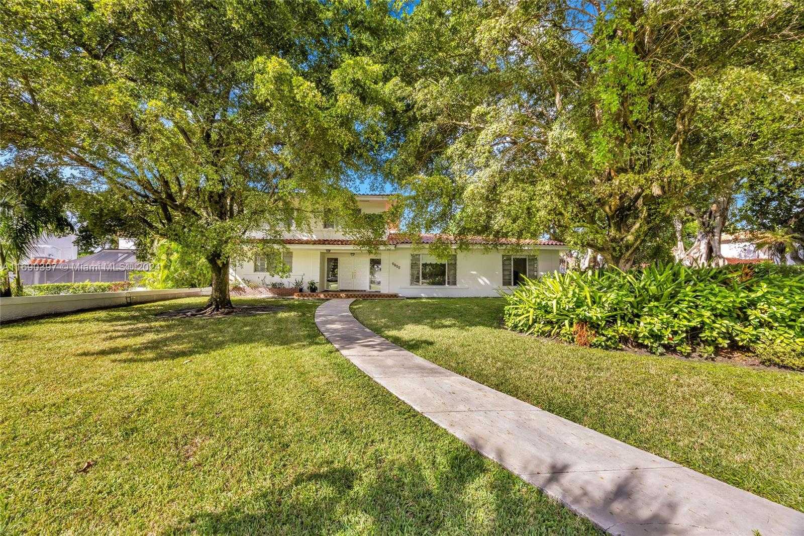 Small Image of 2700 GRANADA BLVD, Coral Gables Number 3