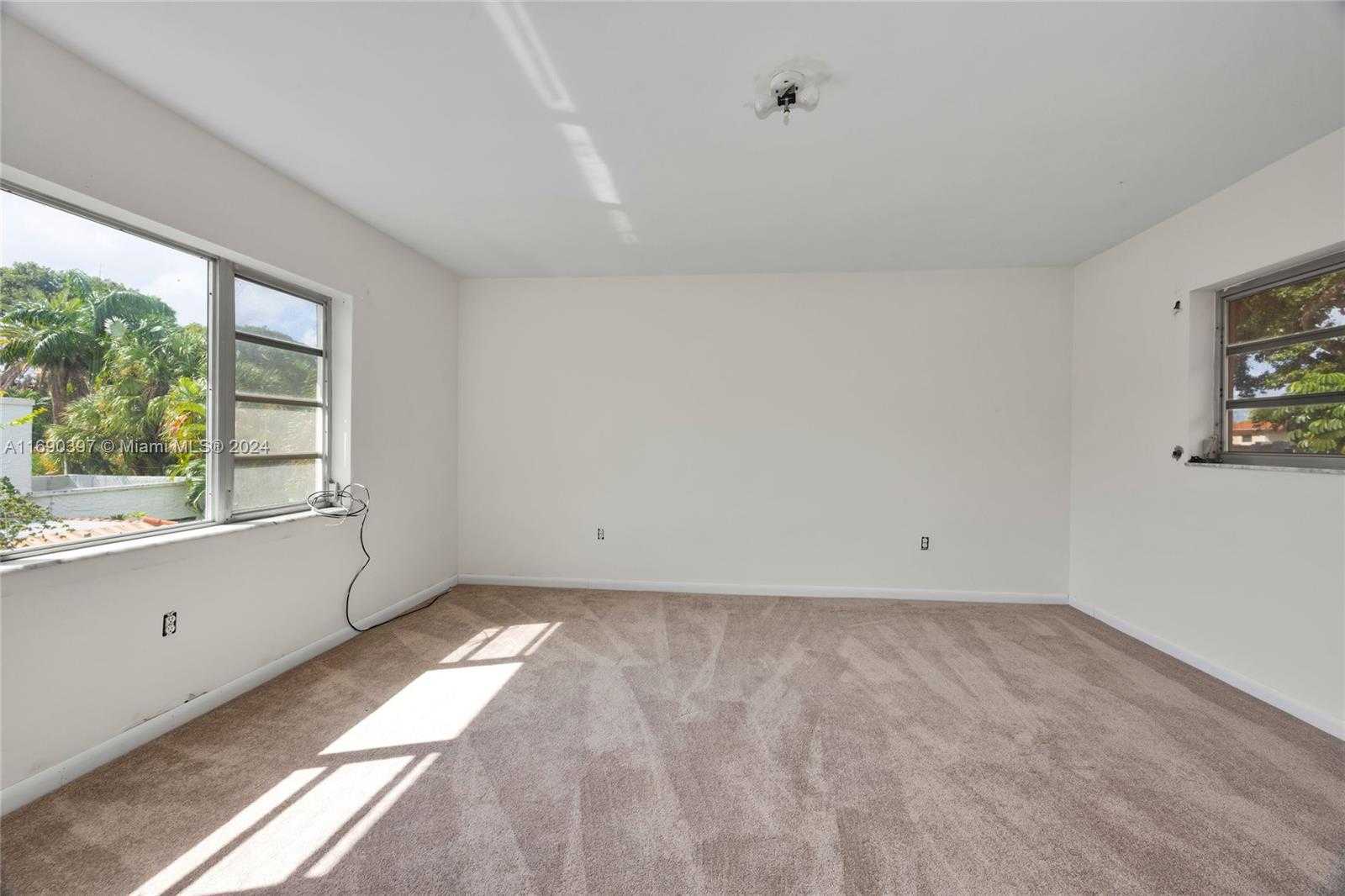 Small Image of 2700 GRANADA BLVD, Coral Gables Number 31