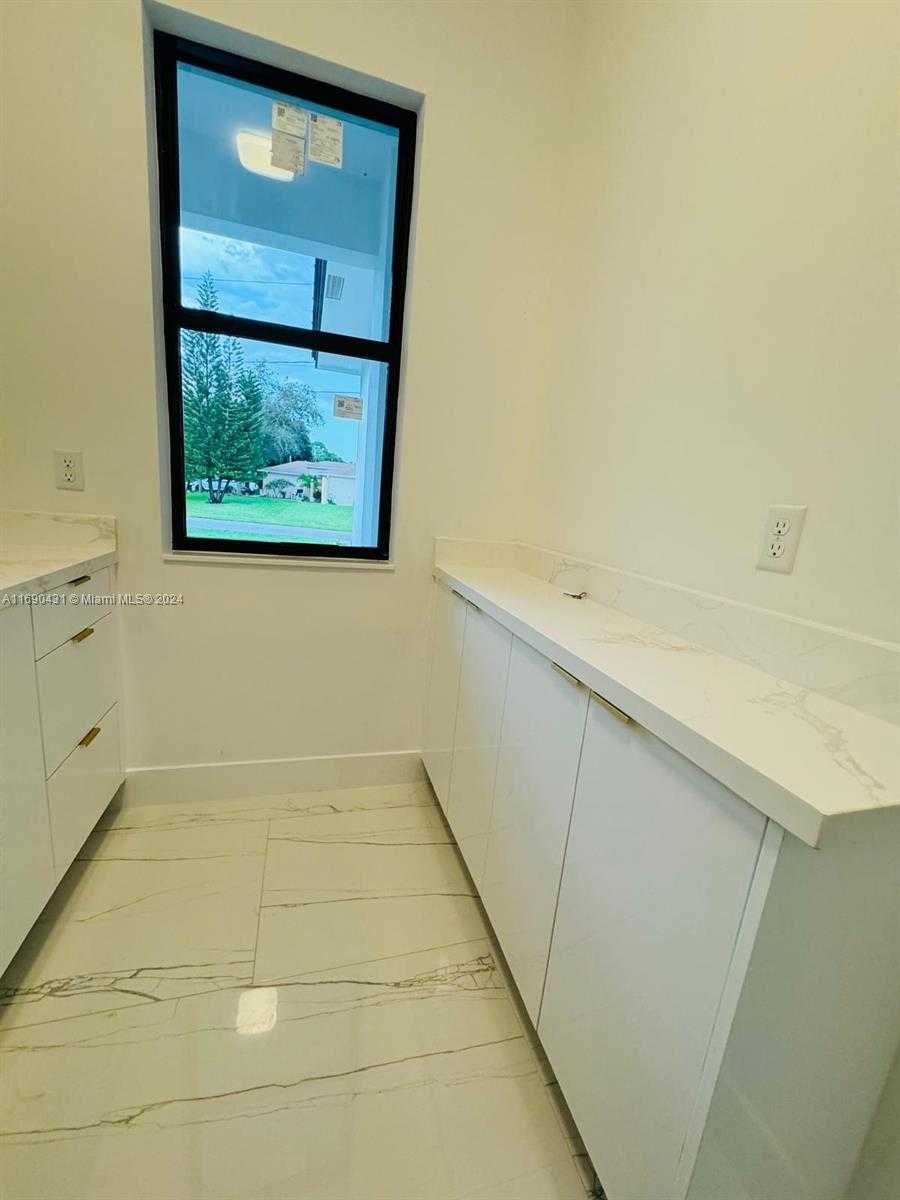 Small Image of 755 ALTON CIR, Port St. Lucie Number 16