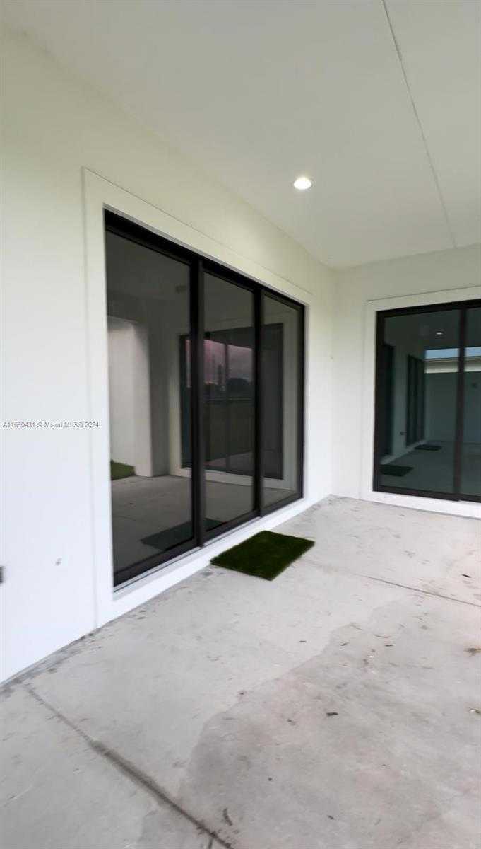 Small Image of 755 ALTON CIR, Port St. Lucie Number 17