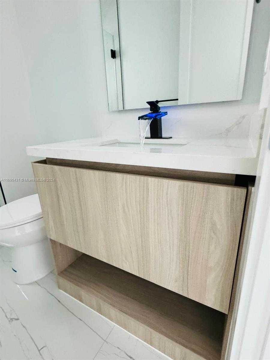Small Image of 755 ALTON CIR, Port St. Lucie Number 18