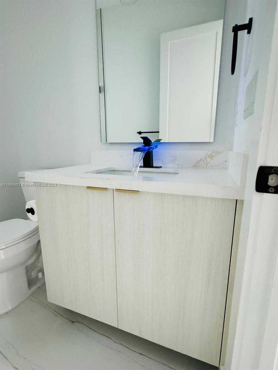 Small Image of 755 ALTON CIR, Port St. Lucie Number 19
