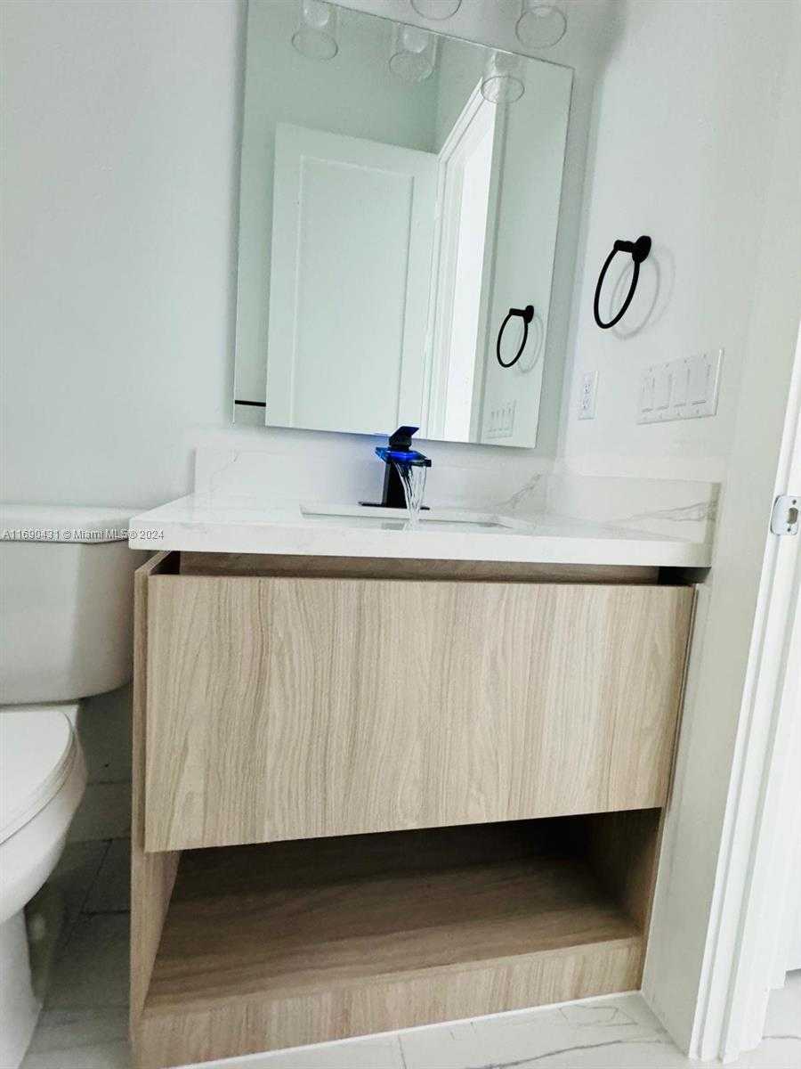 Small Image of 755 ALTON CIR, Port St. Lucie Number 21