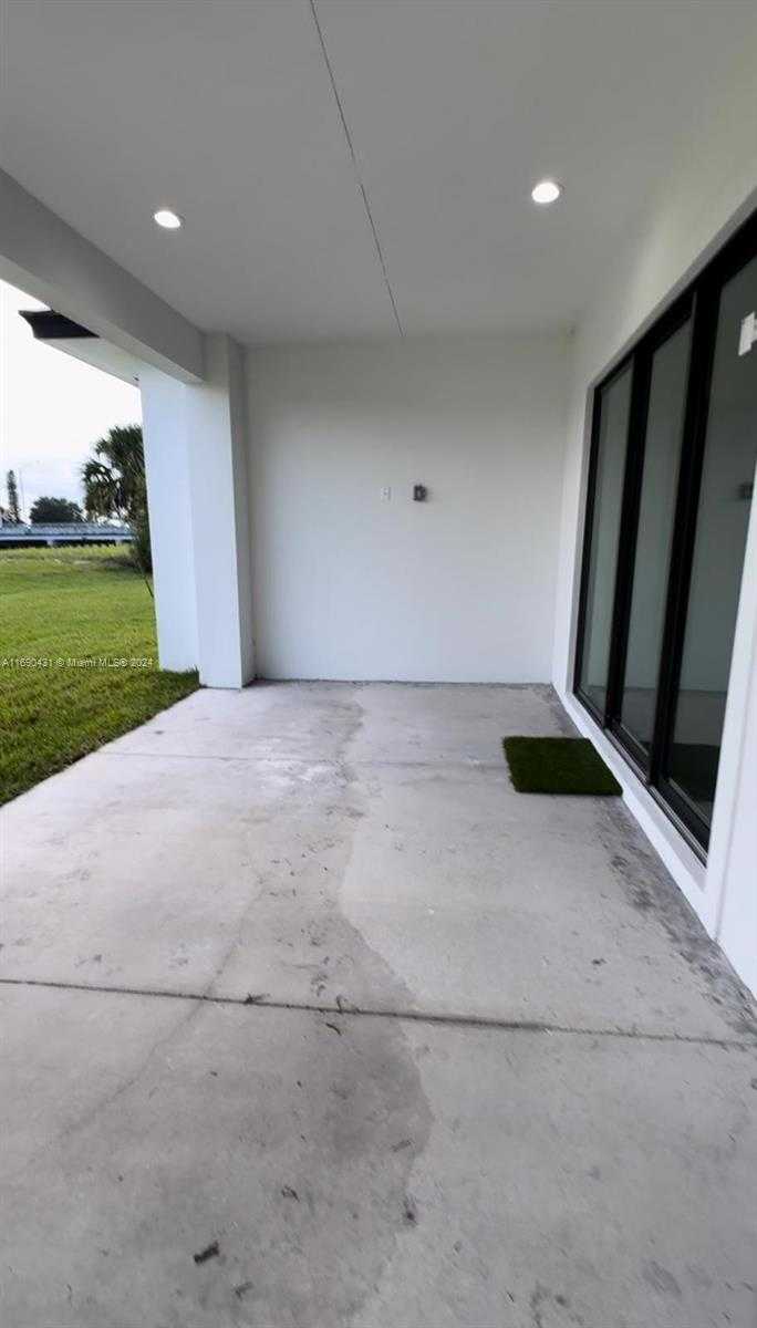 Small Image of 755 ALTON CIR, Port St. Lucie Number 25