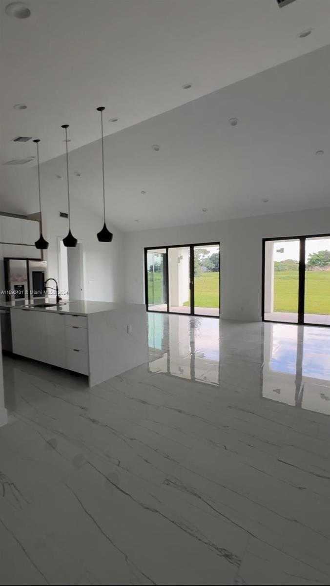 Small Image of 755 ALTON CIR, Port St. Lucie Number 27