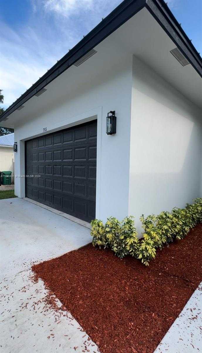 Small Image of 755 ALTON CIR, Port St. Lucie Number 3
