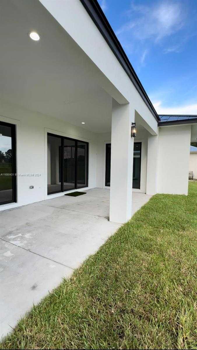 Small Image of 755 ALTON CIR, Port St. Lucie Number 35