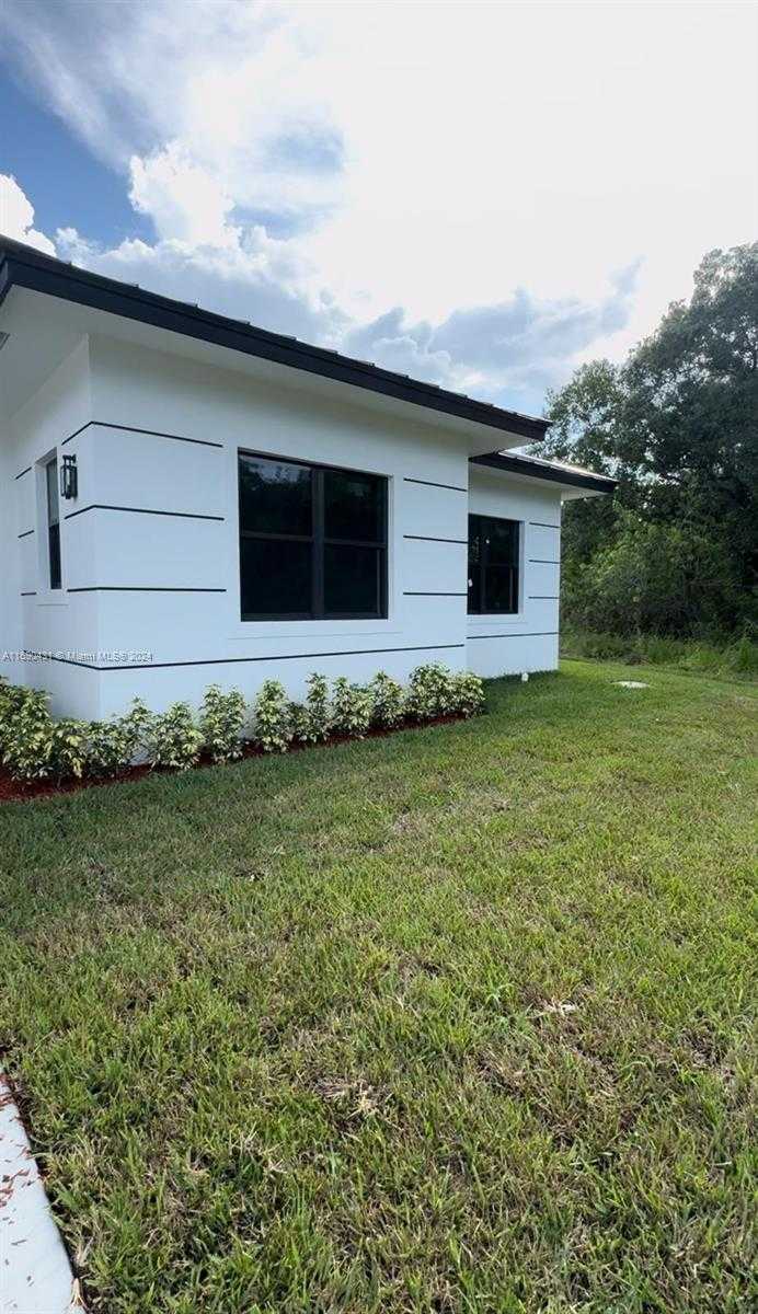 Small Image of 755 ALTON CIR, Port St. Lucie Number 36