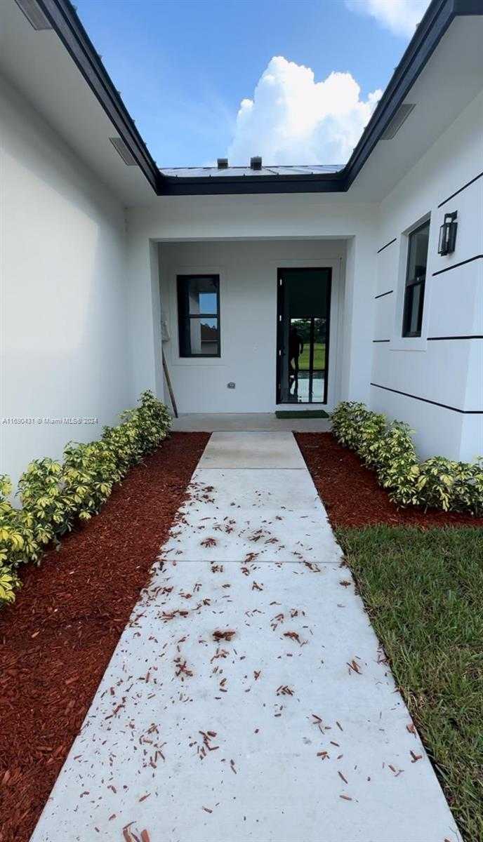Small Image of 755 ALTON CIR, Port St. Lucie Number 37