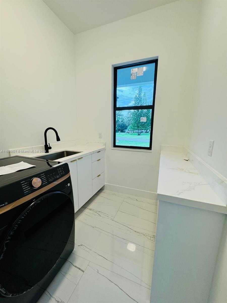 Small Image of 755 ALTON CIR, Port St. Lucie Number 39