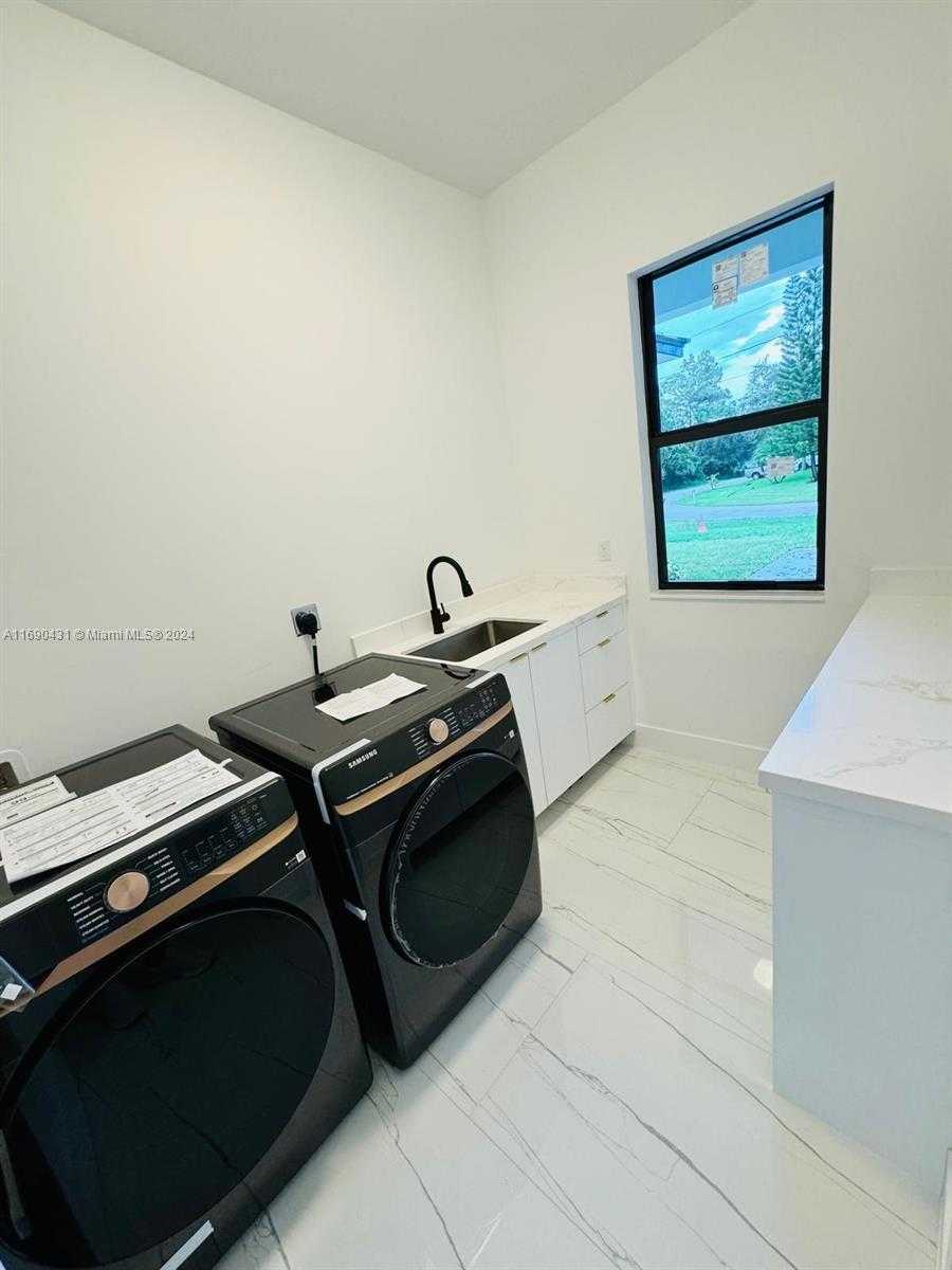Small Image of 755 ALTON CIR, Port St. Lucie Number 40