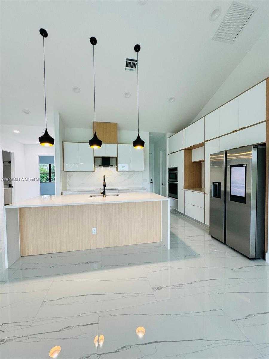 Small Image of 755 ALTON CIR, Port St. Lucie Number 7