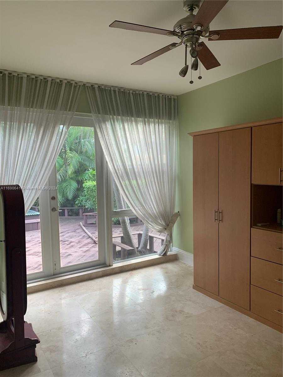 Small Image of 310 191ST TER, Sunny Isles Beach Number 11